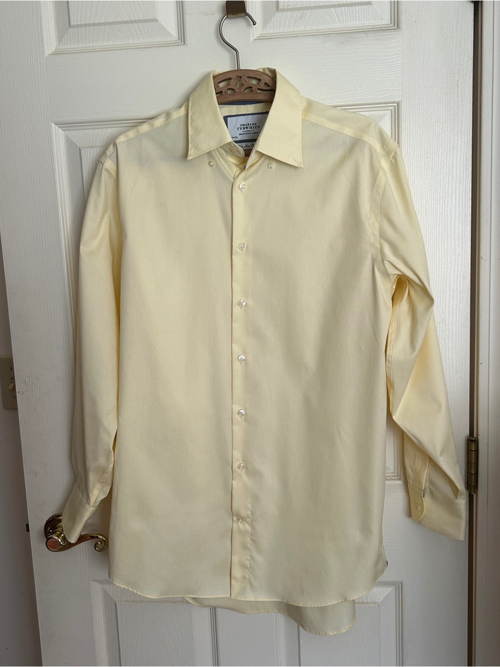 Charles Tyrwhitt Pale Yellow Long Sleeve Mens Shirt  15 /2” x 33” .